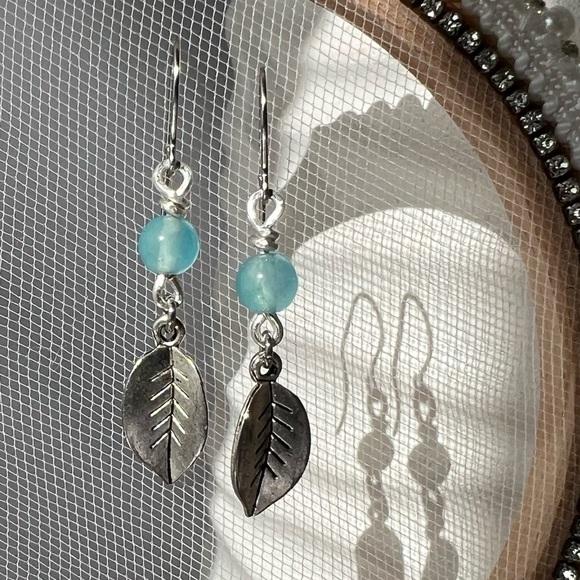 Sky Blue Apatite Beaded in Silver with Leaf Charms HYPOALLERGENIC - Picture 3 of 15